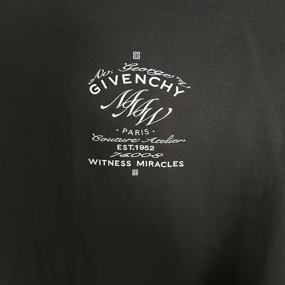 Givenchy Logo T-shirt - Picture 4 of 4